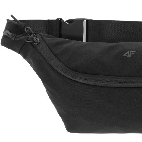 Saszetka 4F U103 głęboka czerń 4FWSS25AWAIU103 20S 4F