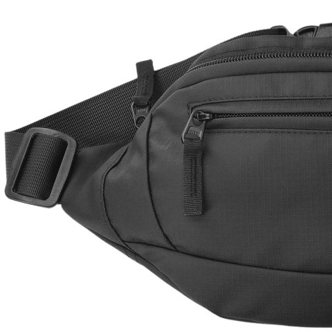 Saszetka 4F U108 głęboka czerń 4FWSS25AWAIU108 20S 4F