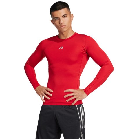 Koszulka męska adidas Techfit Long Sleeve Tee czerwona JP2926 Adidas teamwear