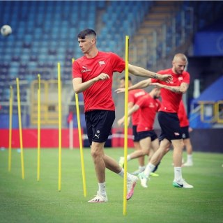 Tyczka treningowa Yakima Sport metalowa końcówka 1,6 m niebieska 100646 Yakima Sport