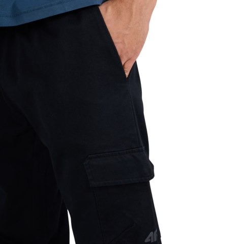 Spodnie męskie 4F CAS M1210 głęboka czerń 4FWAW25TTROM1210 20S 4F